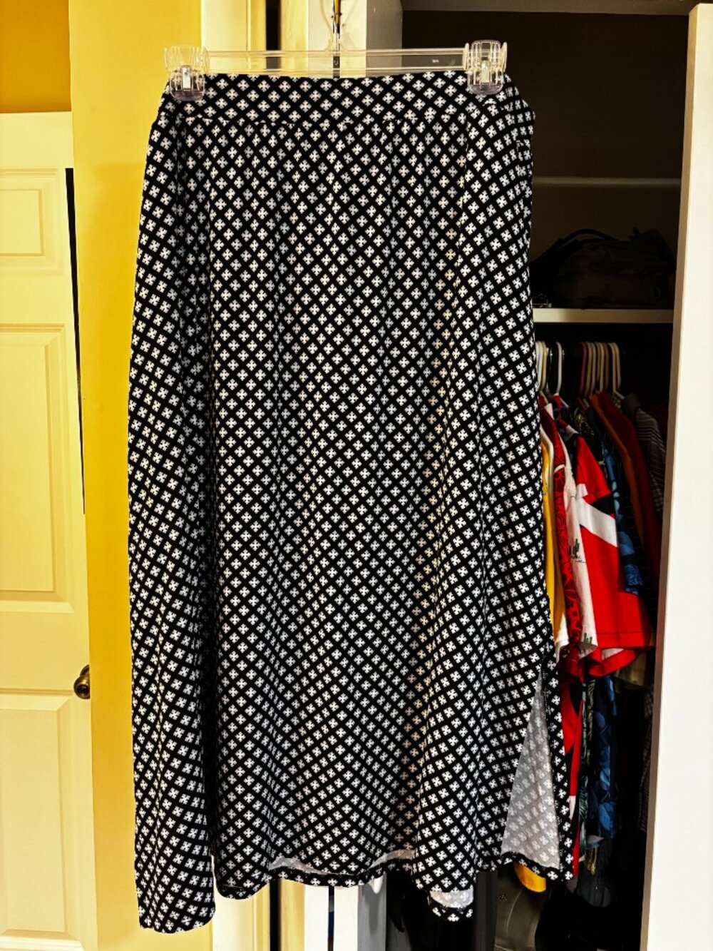 Terra & Sky black skirt - 2x 20W-22W - beautiful!